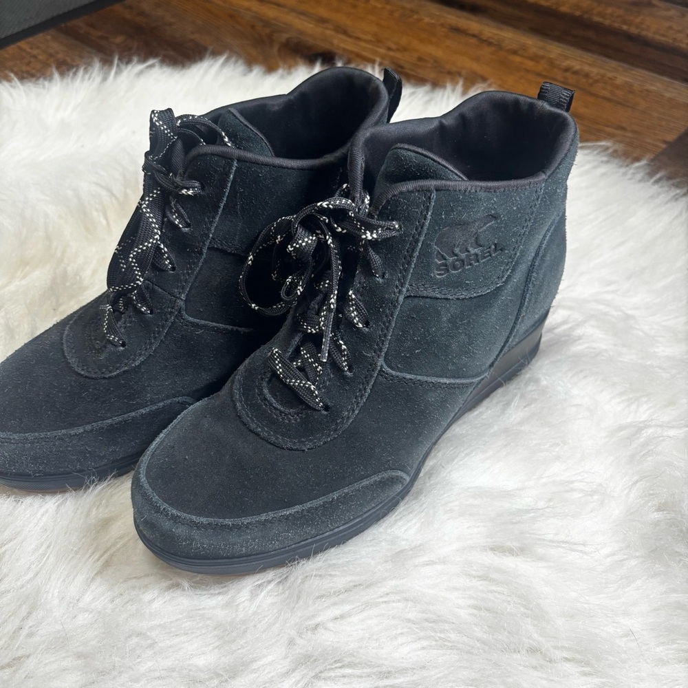 Sorel “Evie” Sport Lace Up Black Leather Wedge Bootie size 6.5 Women’s